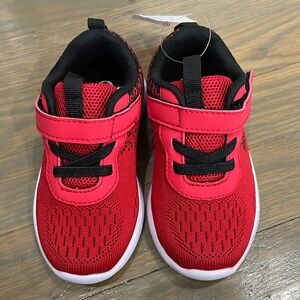 Red/black sneakers Bnwt 7 toddler boy